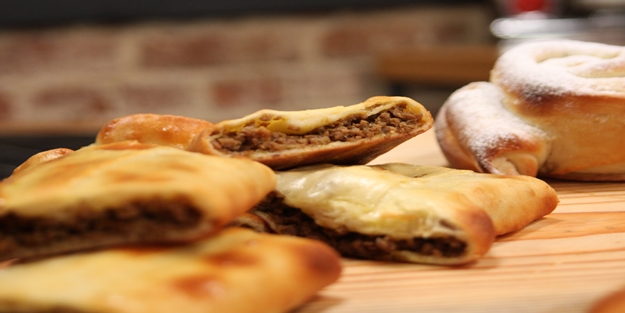 Kıymalı kapalı pide nasıl yapılır?