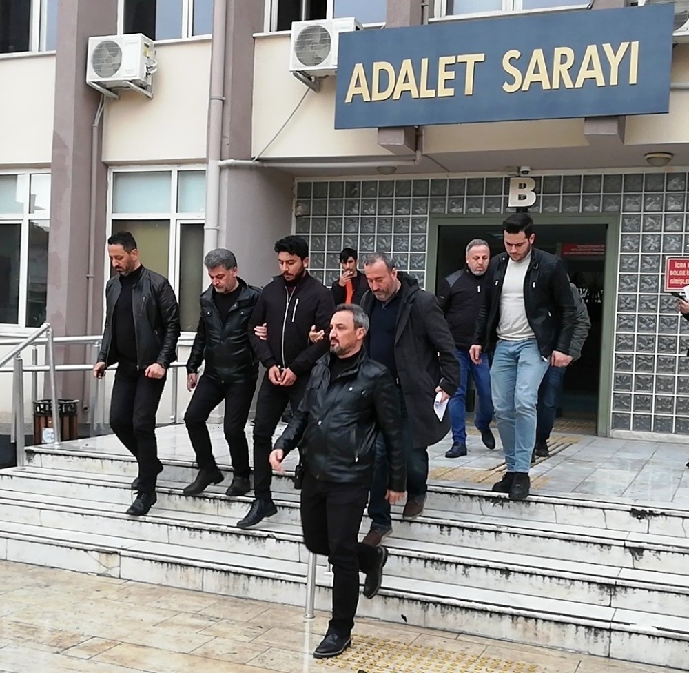 Kız arkadaşına kurşun yağdıran polis tutuklandı 