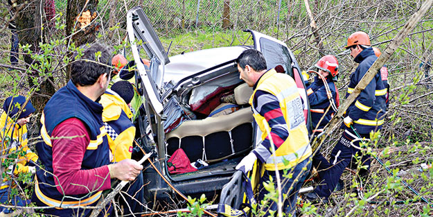 Kız istemeye giderken kaza yaptılar: 4 ölü, 4 yaralı