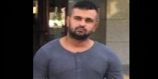 Kız kardeşiyle konuşan kişiyi bıçakladı