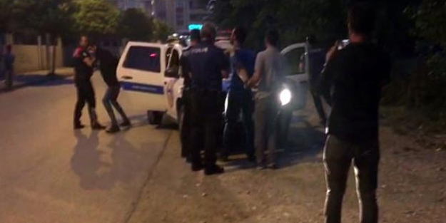 Kız meselesi yüzünden bıçak ve pompalı tüfekle birbirlerine girdiler
