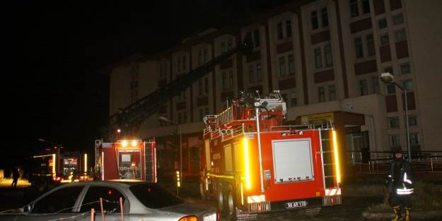 Kız öğrenci pansiyonunda yangın