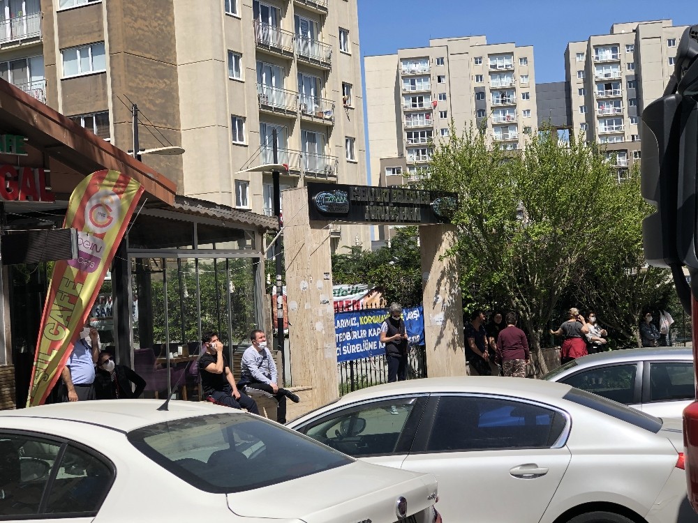 Kız yurdunda yangın çıktı sosyal mesafe unutuldu 