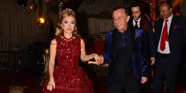 Kızı için kesenin ağzını açtı… Ağaoğlu’nun hediyesi böyle oldu