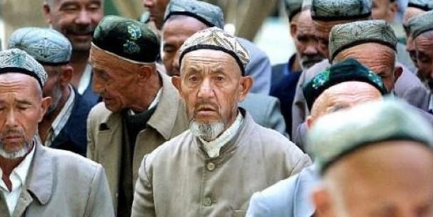 Kızıl Çin zulmü devam ediyor! Sakal uzattı diye...