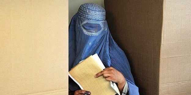 Kızıl Çin'den burka yasağı!