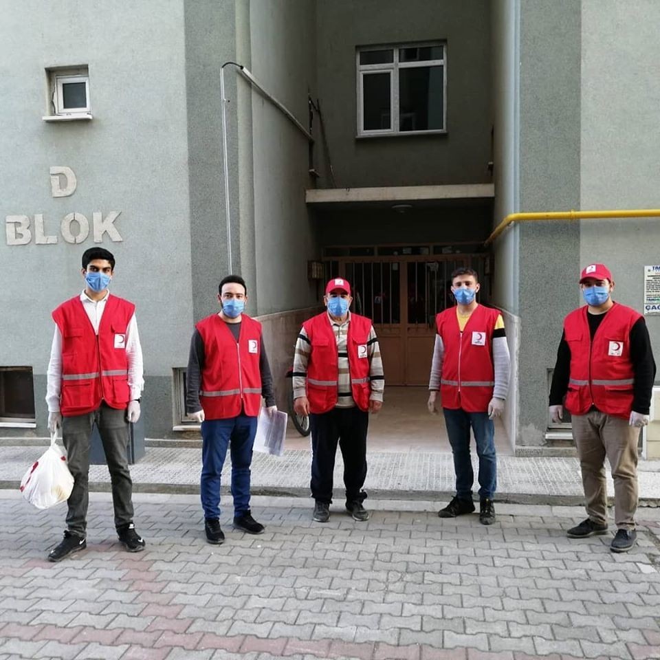 Kızılay, ihtiyaç sahiplerinin yanında 