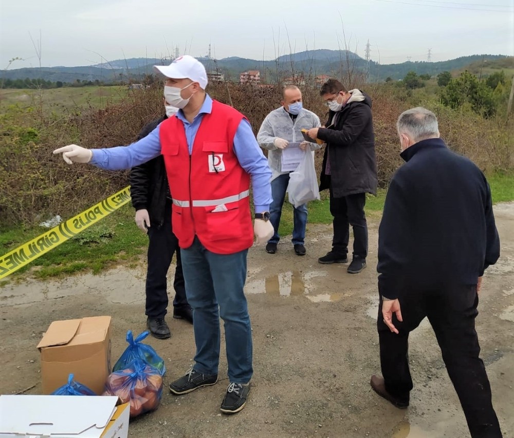 Kızılay karantinadaki ailelere yardım götürdü 
