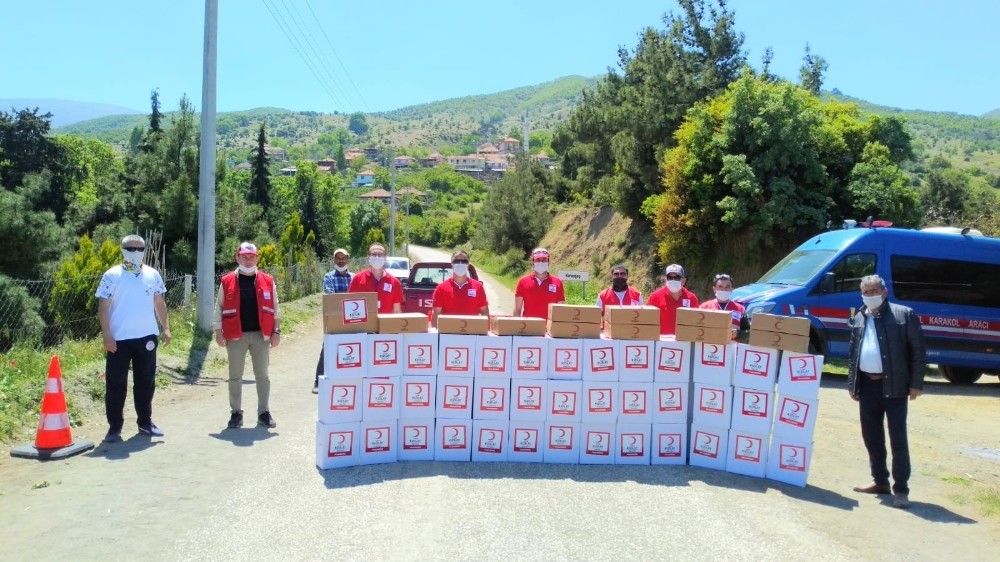 Kızılay karantinadaki Karaağaç Mahallesini unutmadı 