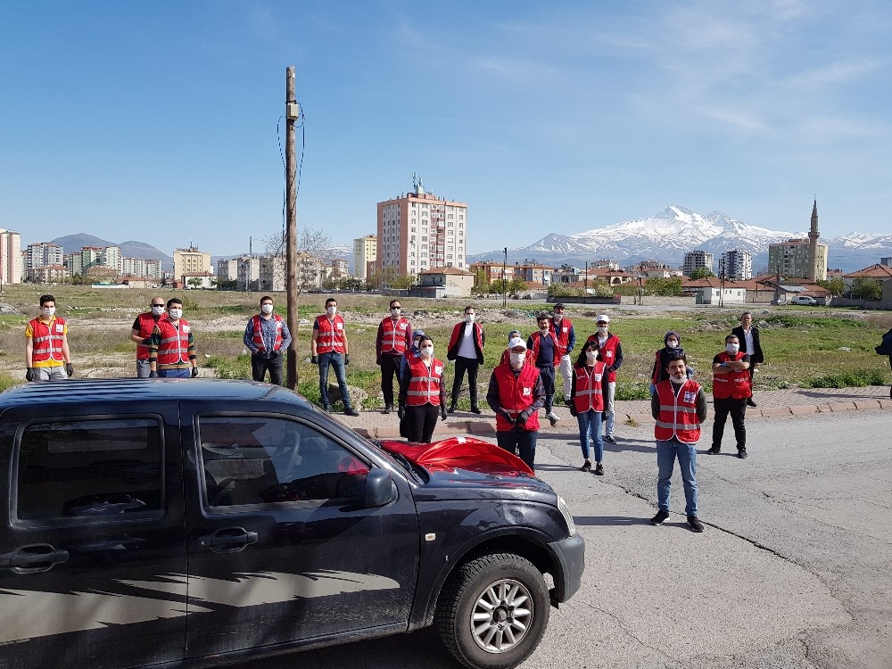 Kızılay, Kayseri’de her gün 4 bin kişiye yemek dağıtıyor 