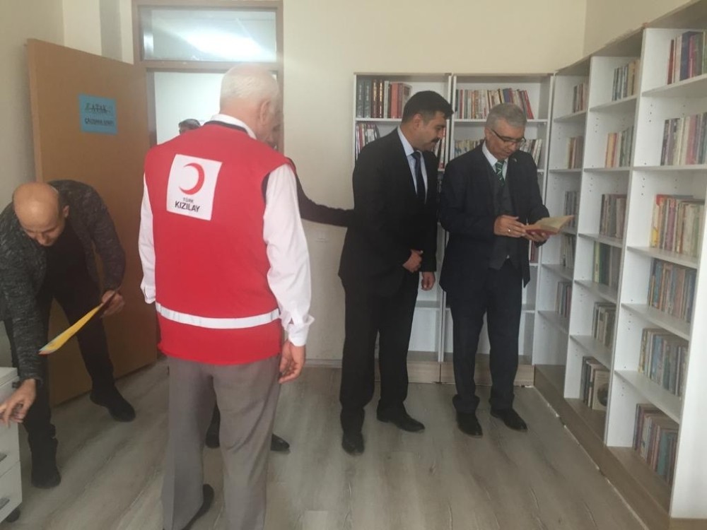 Kızılay kütüphane kurmaya devam ediyor 
