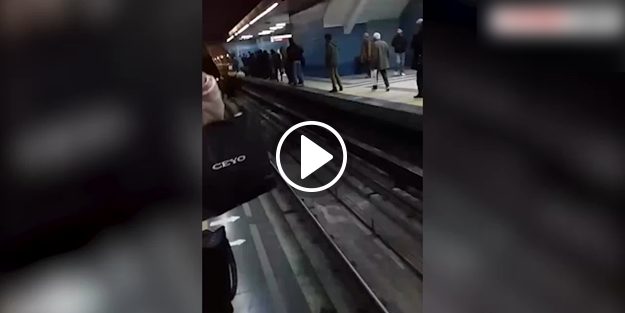 Metroda ecel terleri! Raylara düşünce...
