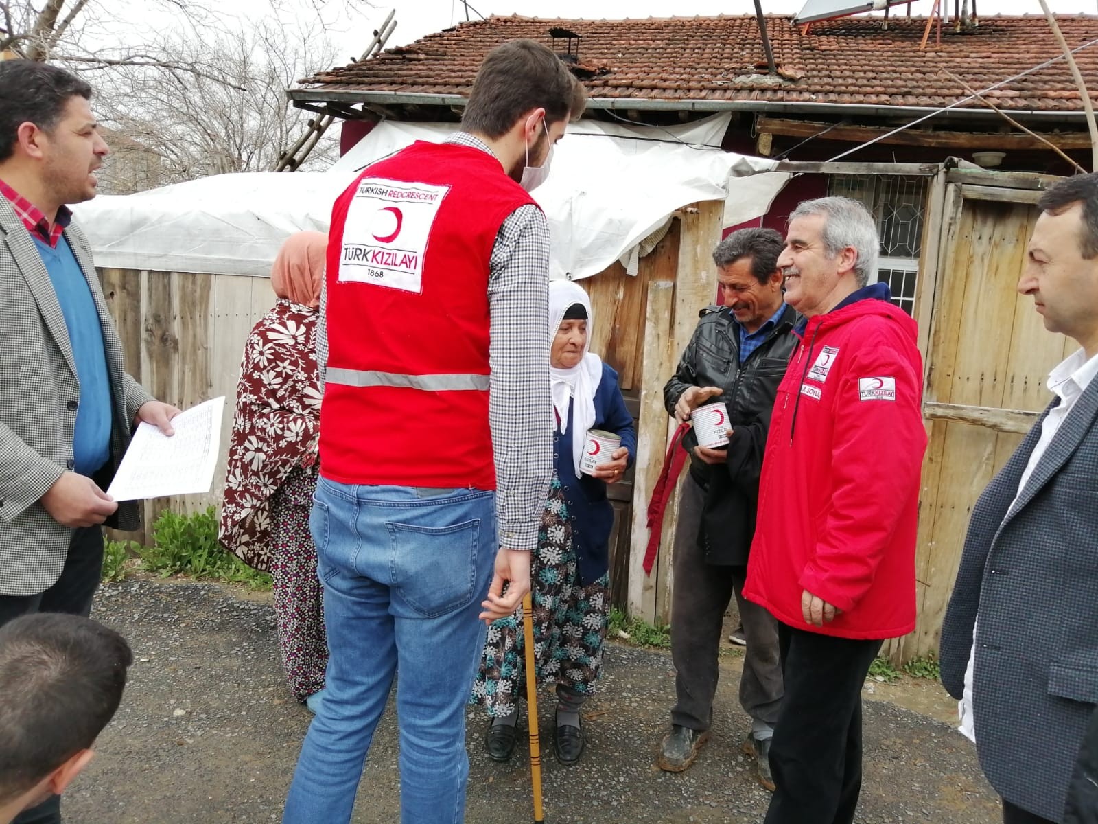 Kızılay Vefa Sosyal Destek Grubu ile görev başında