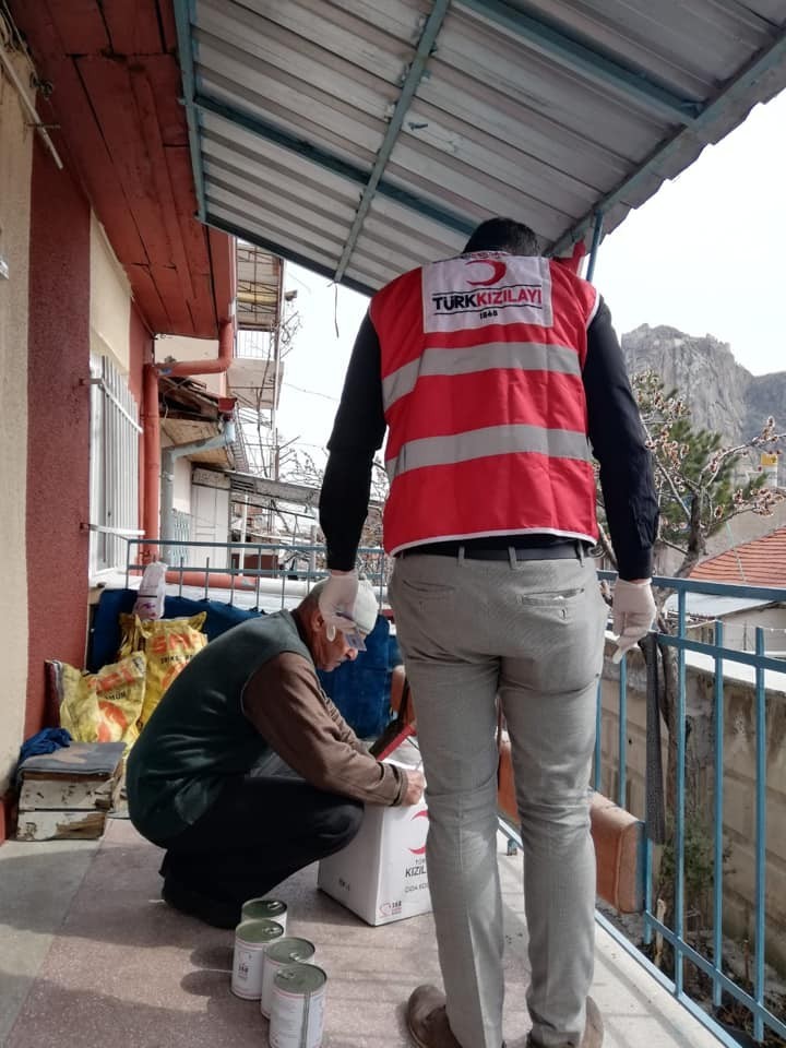 Kızılay yaşlılar için tüm imkanları seferber etti 
