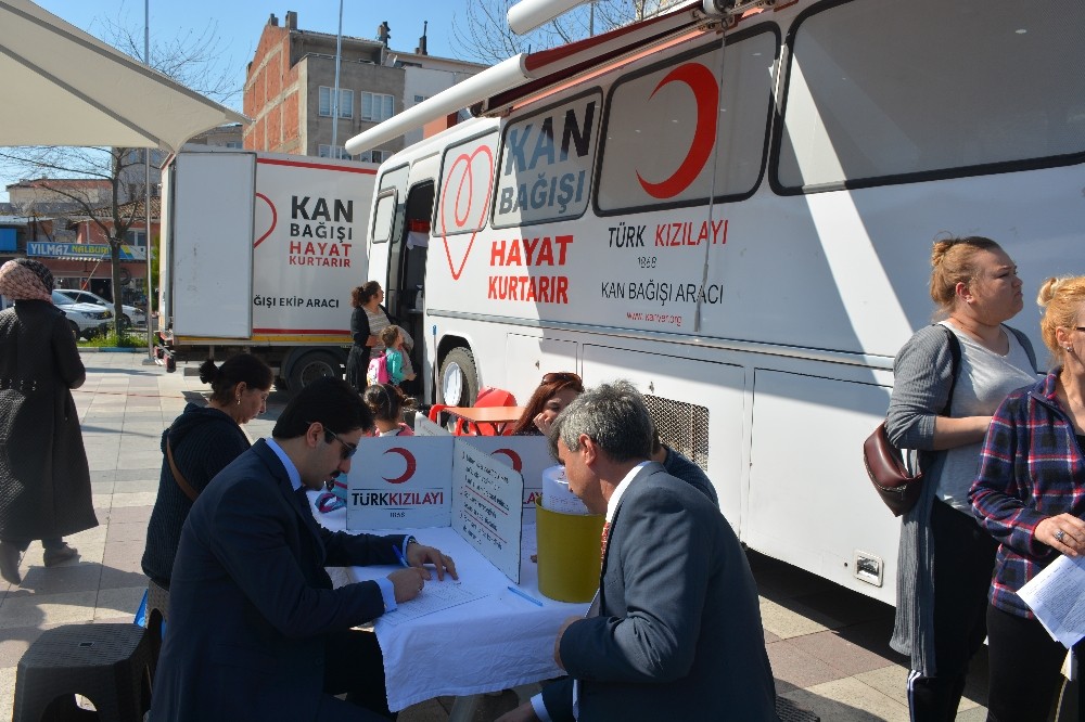 Kızılay’a kan bağışında artış oldu 