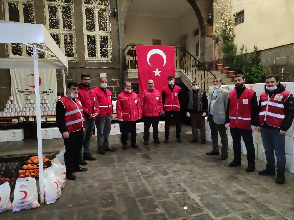 Kızılay’dan 65 yaş üstü ve kronik hastalığı olan vatandaşlara yardım 