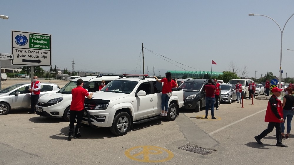 Kızılay’dan bin 100 aileye gıda yardımı 