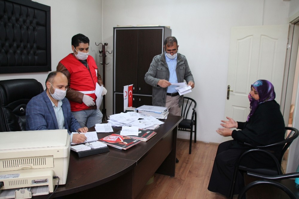 Kızılaydan gıda yardımı 