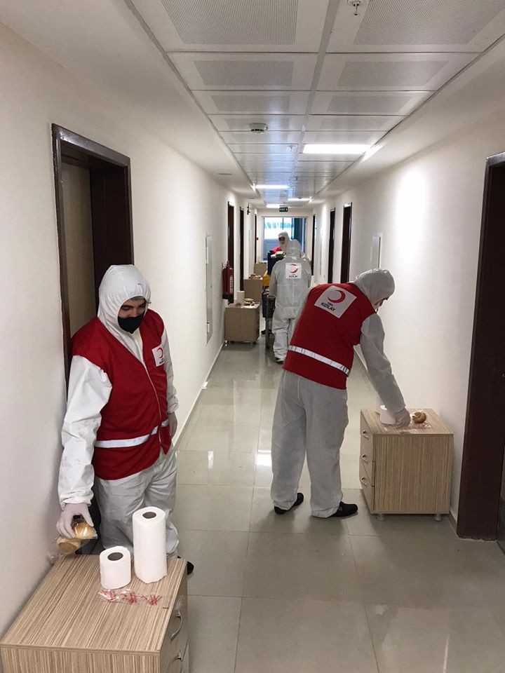Kızılay’dan karantinadakilere yardım eli 