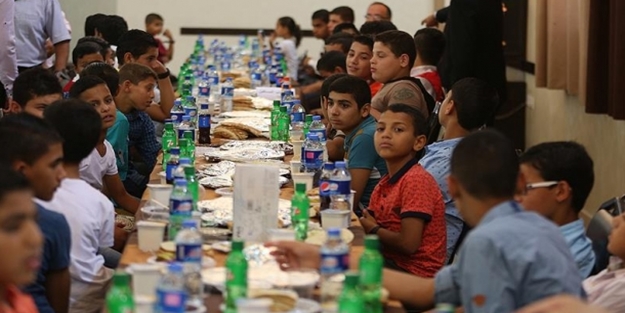 Kızılayı'dan Gazzeli yetimlere iftar