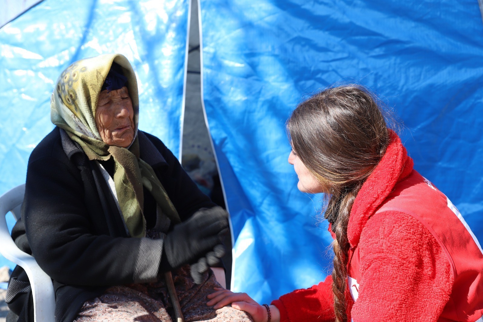 Kızılay’ın Psikososyal Destek Ekipleri ruhsal travmalara karşı psikolojik ilk yardım veriyor
