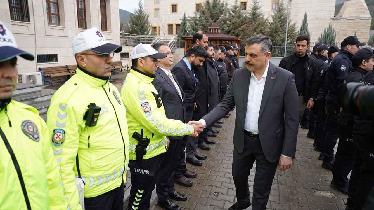 Kızılcahamam'da bayram mesaisi! Bakan Çiftçi’den emniyet güçlerine moral ziyareti!