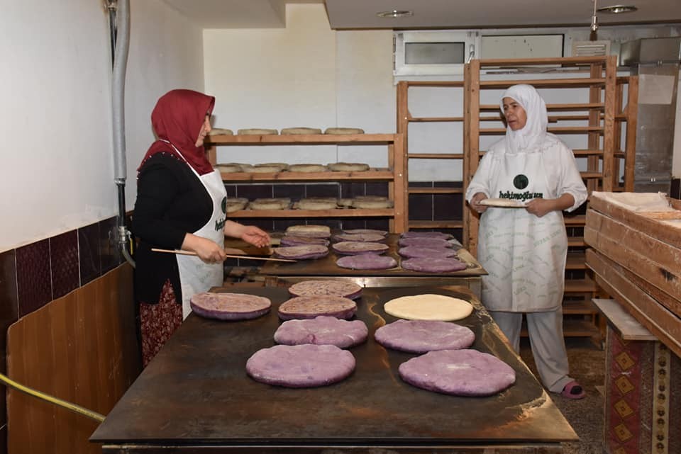Kızılcahamam’da Mor Bazlama üretimi başladı 