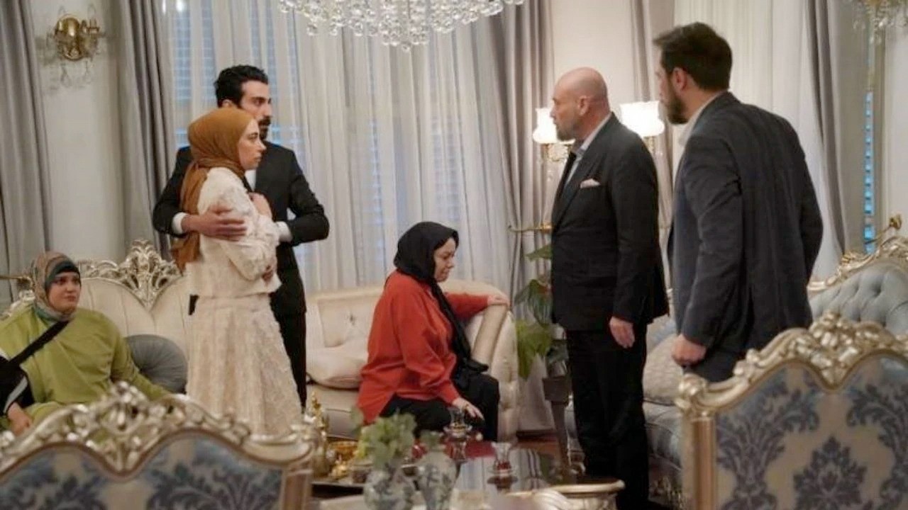 Kızılcık Şerbeti'nde hikayesi bitti: Bölümleriyle isyan ettiren dizi artık yok!