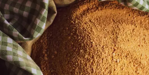 Kızılcık tarhana çorbası yapımı: Çorba kızılcıkların çekirdeklerini çıkartarak yapılıyor! Yapın mideye indirin