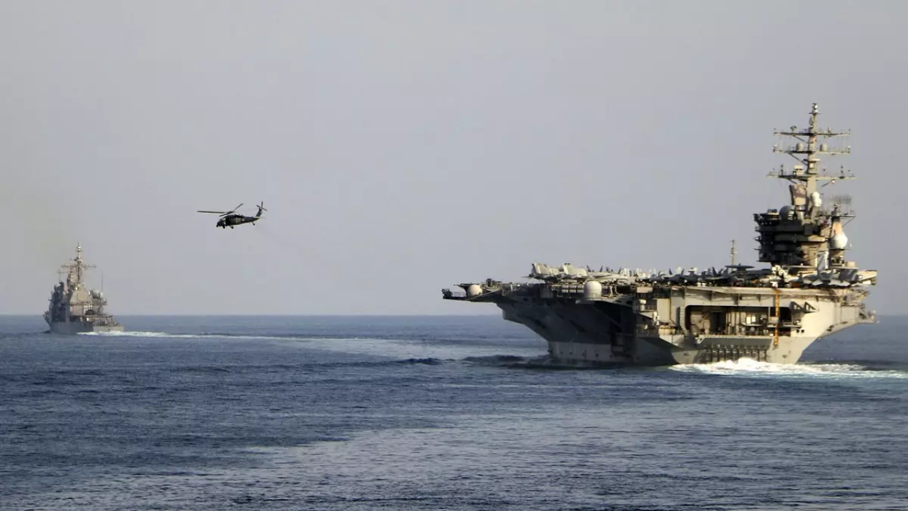 Kızıldeniz’de ABD’ye büyük şok! Uçak gemisi vuruldu