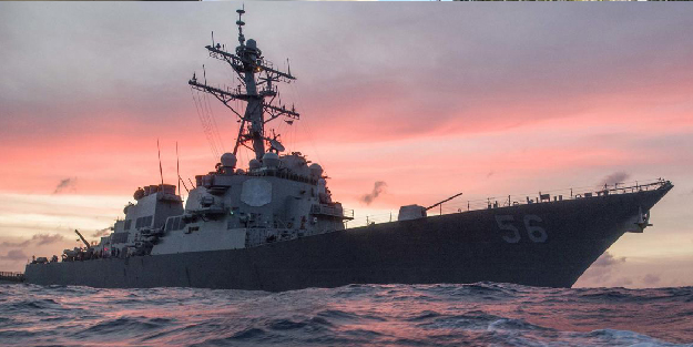 Kızıldeniz'de sıcak saatler! ABD savaş gemisine İHA saldırısı... Pentagon'dan son dakika açıklaması