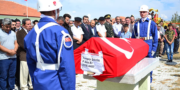 Kızılırmak'ta boğulan sözleşmeli er toprağa verildi