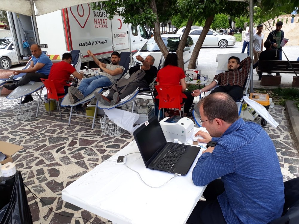 Kızıltepe’de Kızılay faaliyetleri sürüyor 