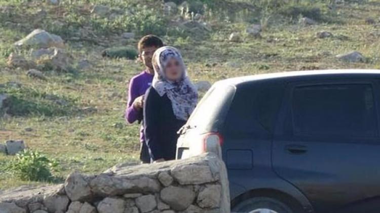 Kızını silah zoruyla kaçırıp rehin aldı
