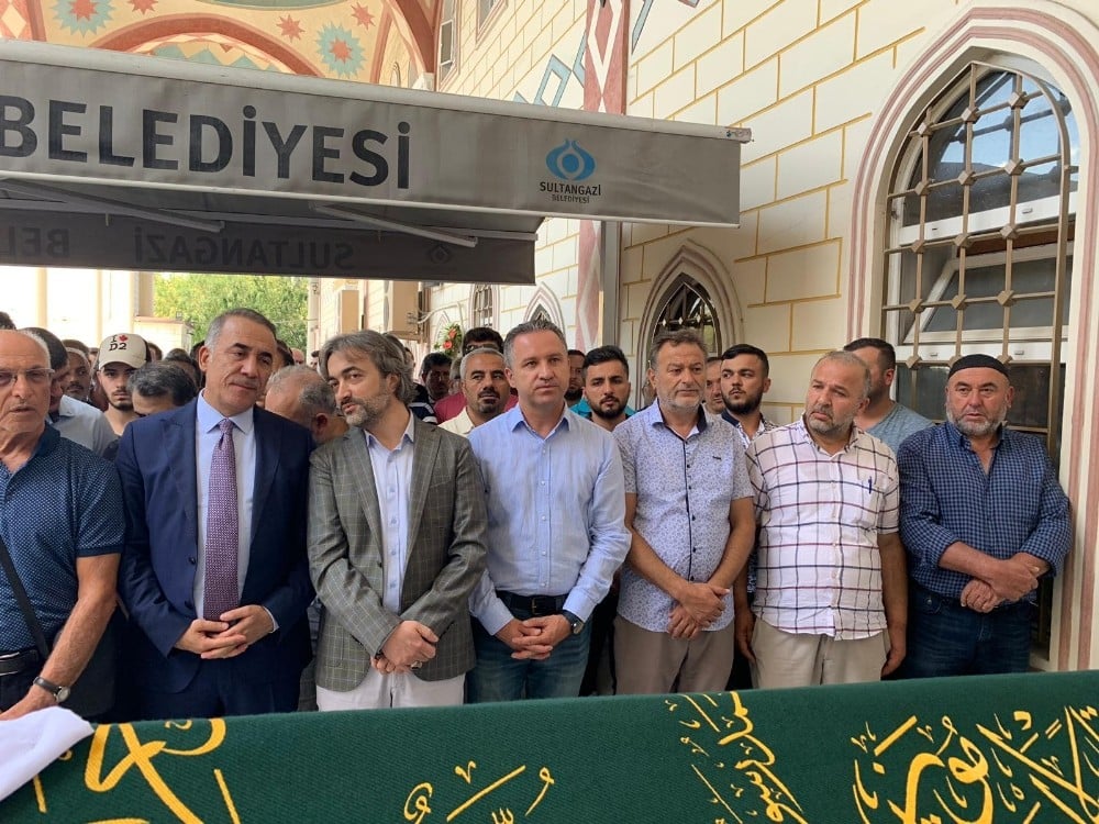 Kızının gözü önünde vurulan Tuğba Anlak son yolculuğuna uğurlandı 