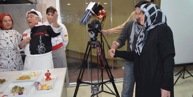 Kına gecesinde bayan kameraman bulamayınca...