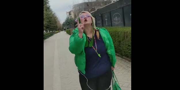 KK'nın destekçileri resmen terör estiriyor! Başörtülü kadınlara sokak ortasında hakaretler savurdu