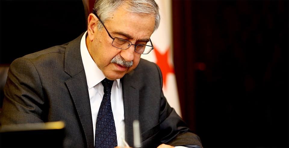 KKTC Cumhurbaşkanı Akıncı’dan Türk bayrağını yırtan Yunan milletvekiline tepki 