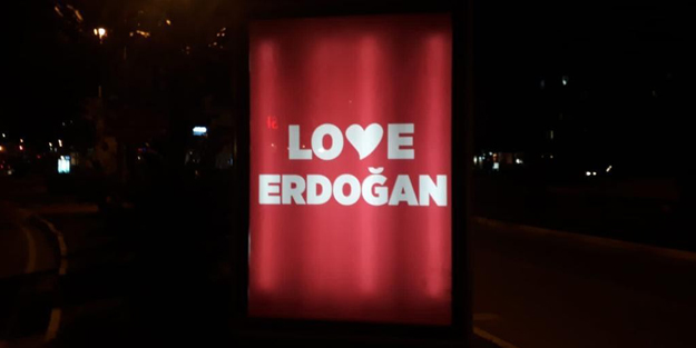 KKTC sokaklarında 'Stop Erdoğan'a karşı “Love Erdoğan” afişleri