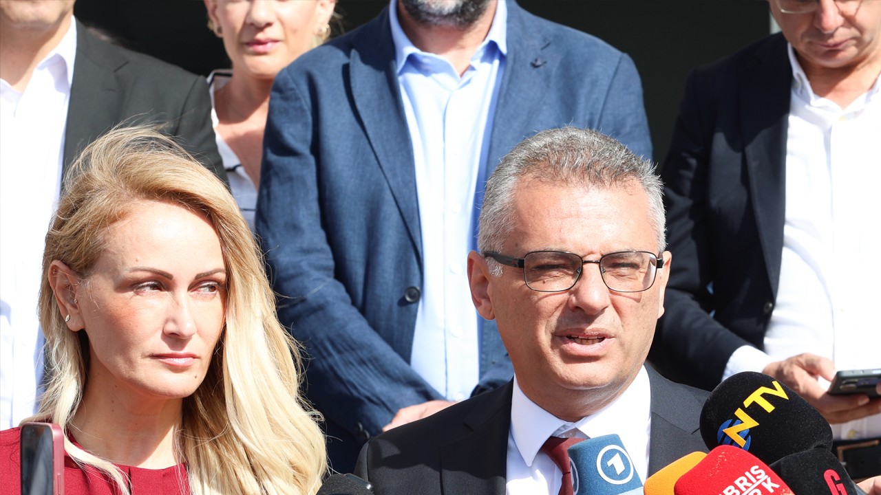 KKTC’de Rum aşıkları kazandı: Rum boyunduruğuna girmeyi vaat eden CTP Genel Başkanı Tufan Erhürman Cumhurbaşkanı seçildi…