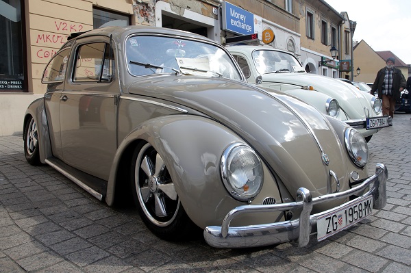 Klasik otomobil meraklıları bir araya ge