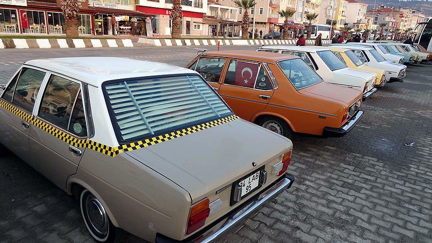 Klasik otomobil tutkunları Gelibolu Yarımadası'nda