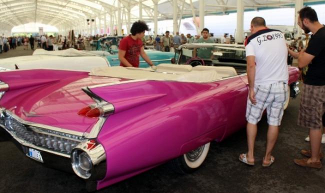 Klasik otomobillerde ziyaretçi trafiği!