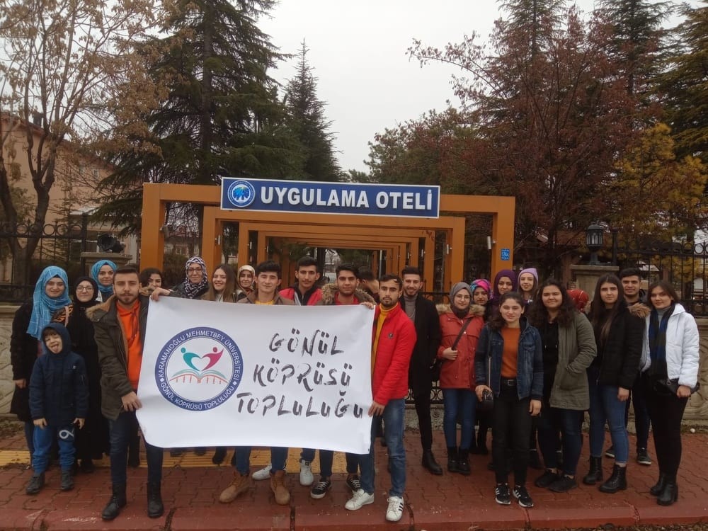 KMÜ öğrencilerinden huzurevi ziyareti 