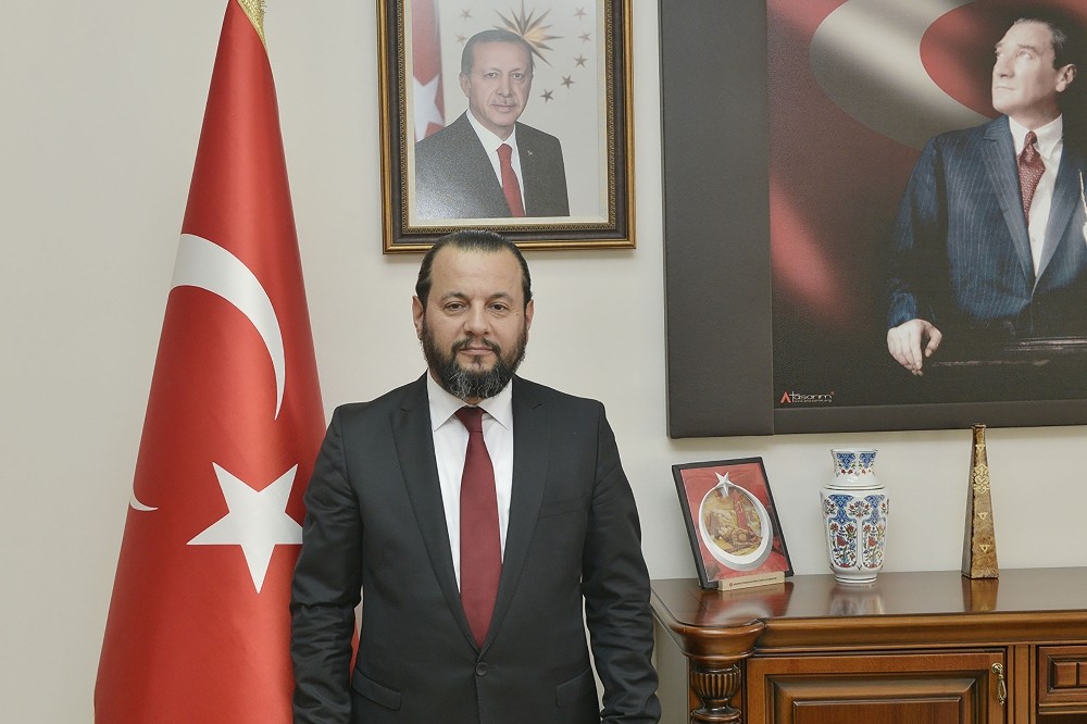 KMÜ Rektörü Akgül’den 23 Nisan masajı 