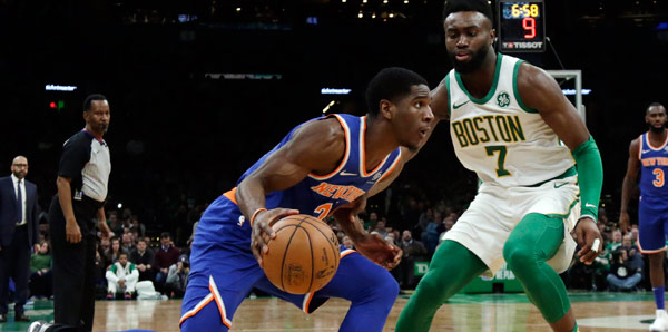 Knicks 18 maç sonra sahasında kazandı