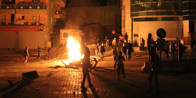 Kobani eylemlerinde ölü sayısı 25'e yükseldi