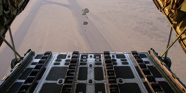 Kobani'ye havadan yardım