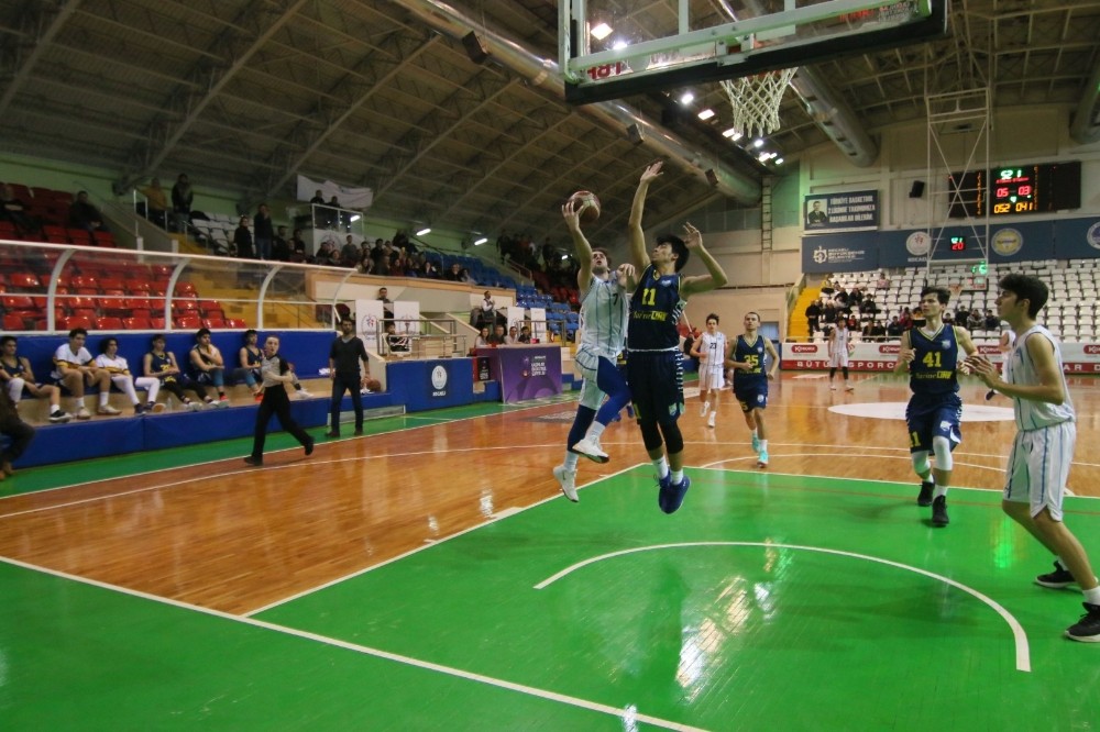 Kocaeli basketbolunun alt yapı şampiyonu Kağıtspor 