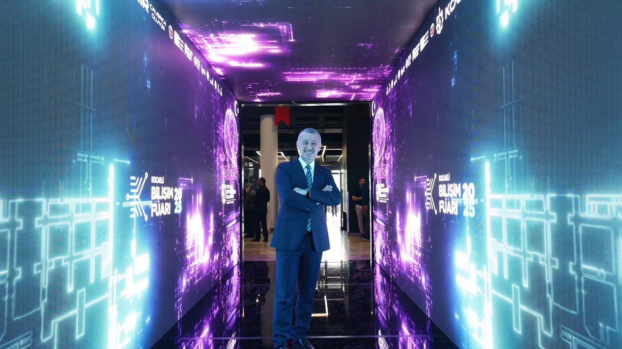 Kocaeli Bilişim Fuarı'na muhteşem açılış! Başkan Büyükakın’dan gençlere önemli çağrı